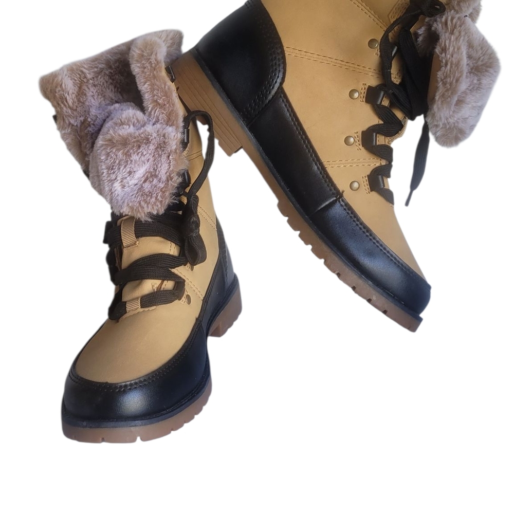 Ozark Trail Women's Tan and Black Winter Boots